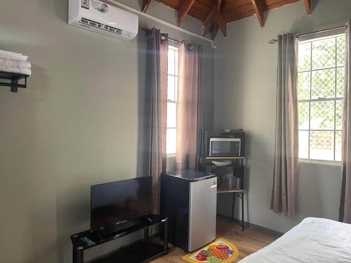 Jj Guest House Branns Hamlet Экстерьер фото
