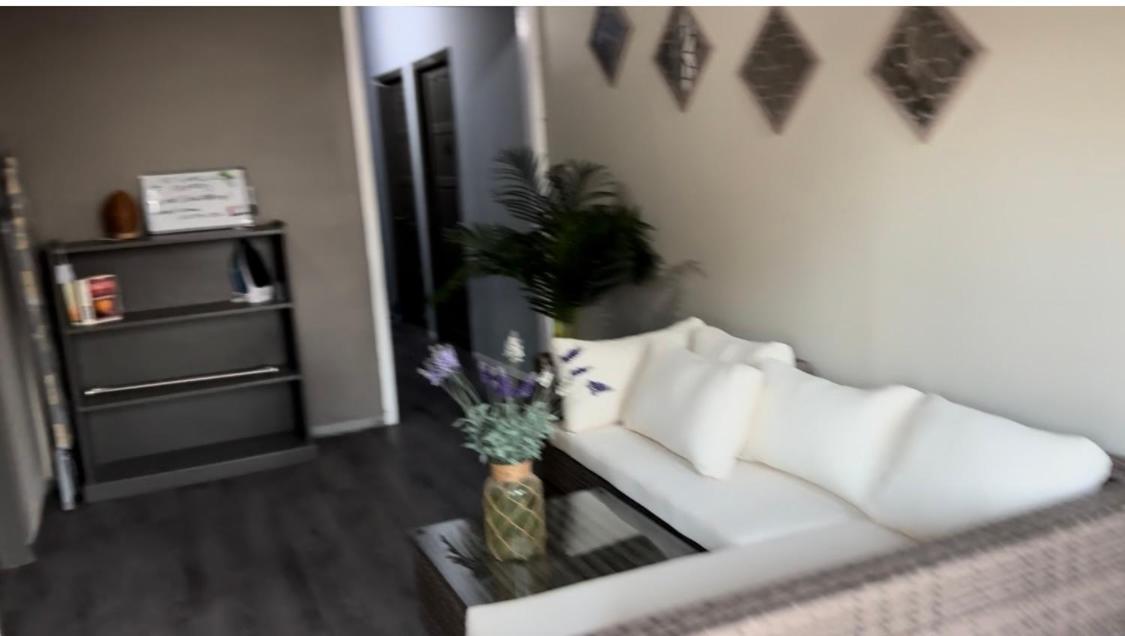 Jj Guest House Branns Hamlet Экстерьер фото