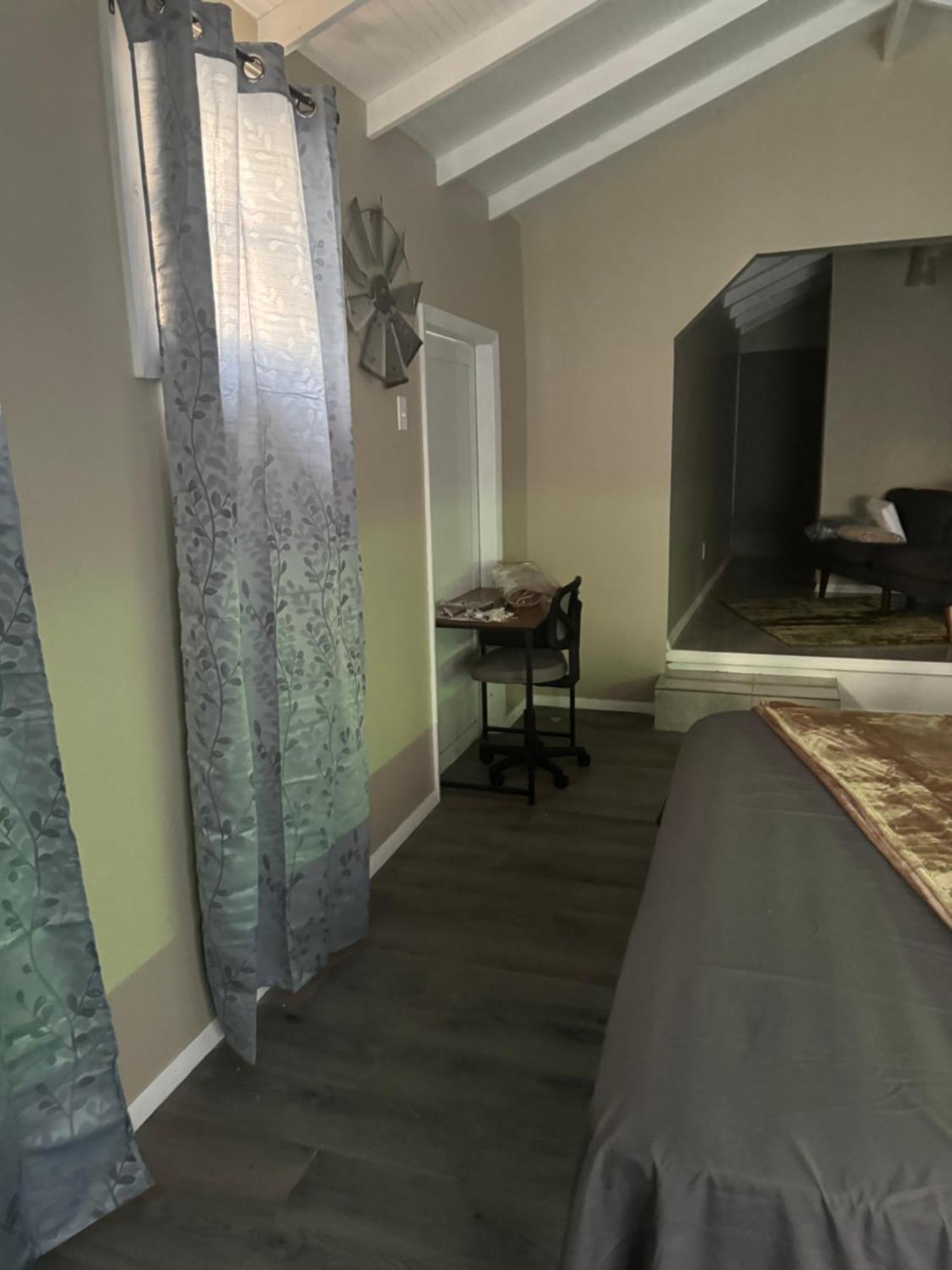 Jj Guest House Branns Hamlet Экстерьер фото