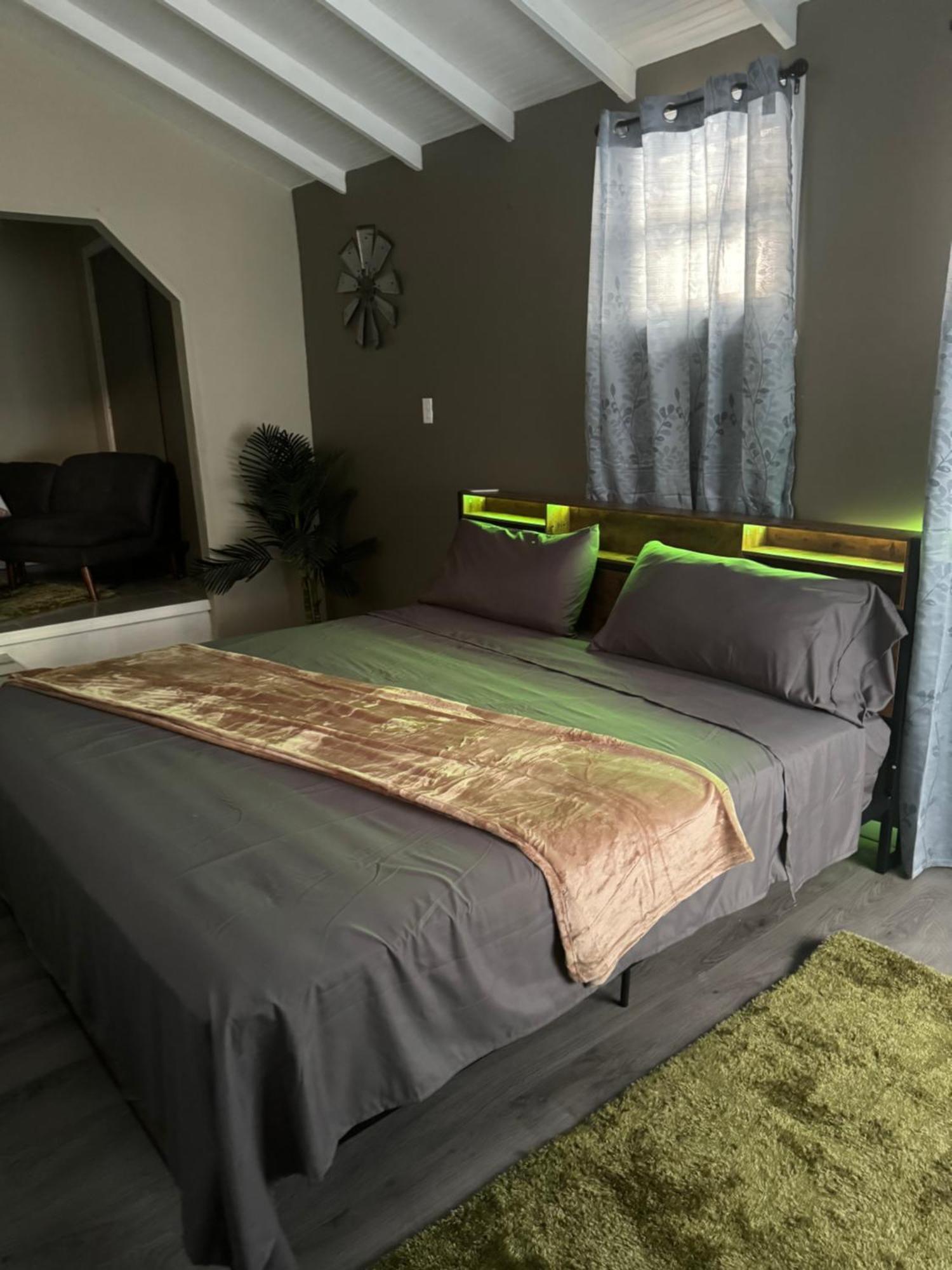 Jj Guest House Branns Hamlet Экстерьер фото