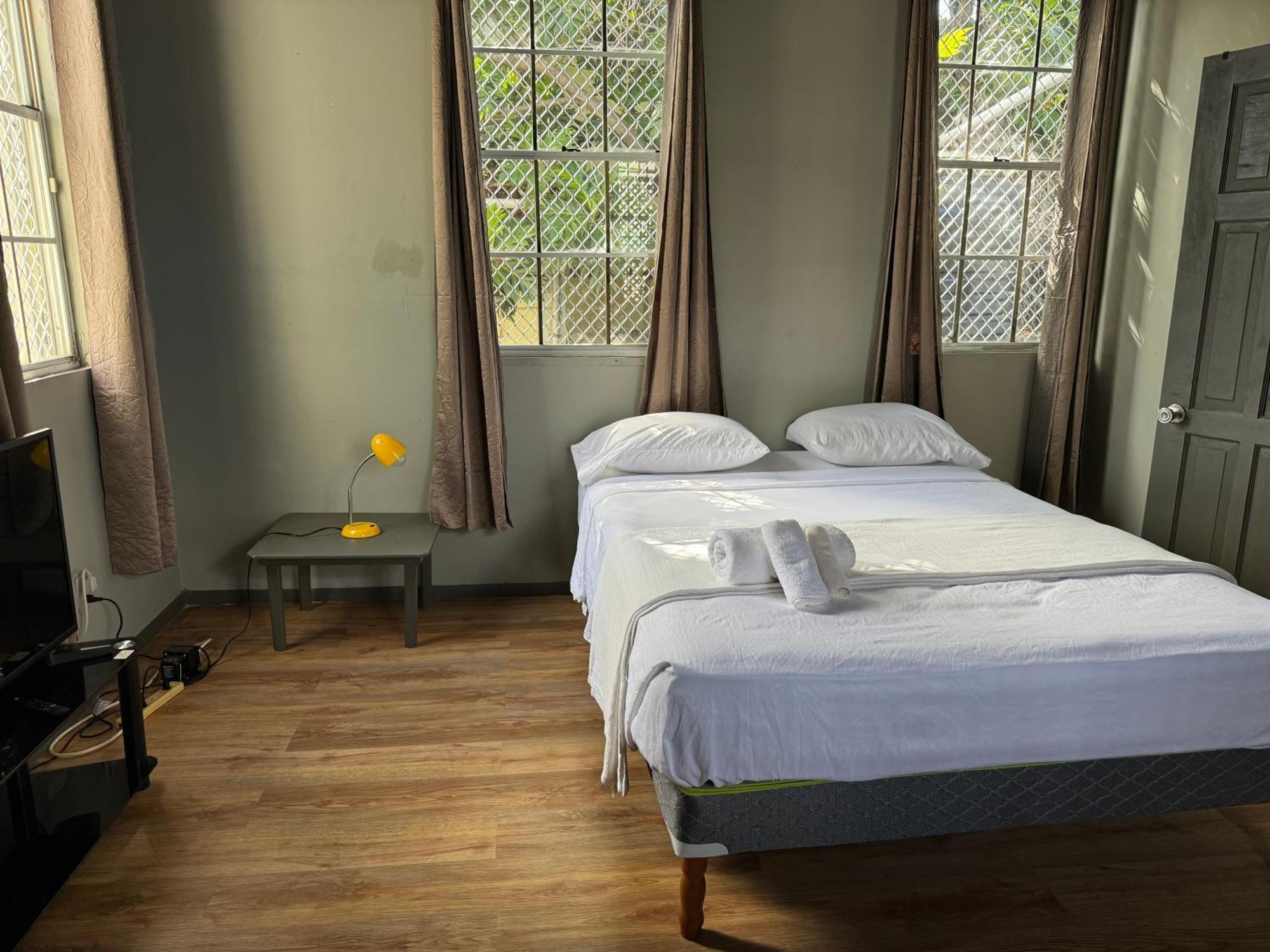 Jj Guest House Branns Hamlet Экстерьер фото